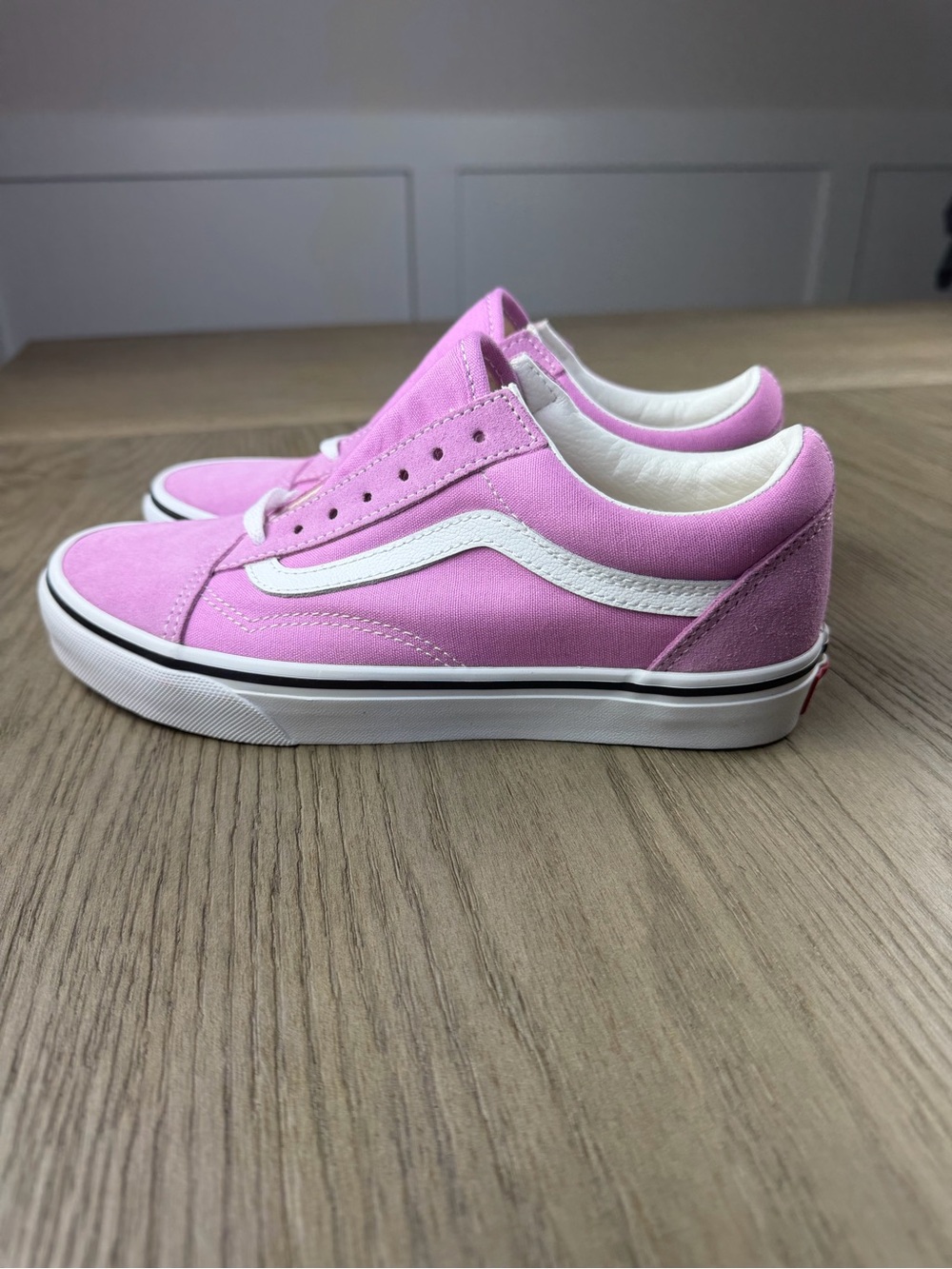 Vans Pink Old Skool Low-Top Sneakers. New. Women’s size 7.0. (No box)